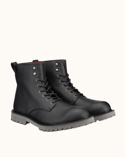 8-Eye Boot
